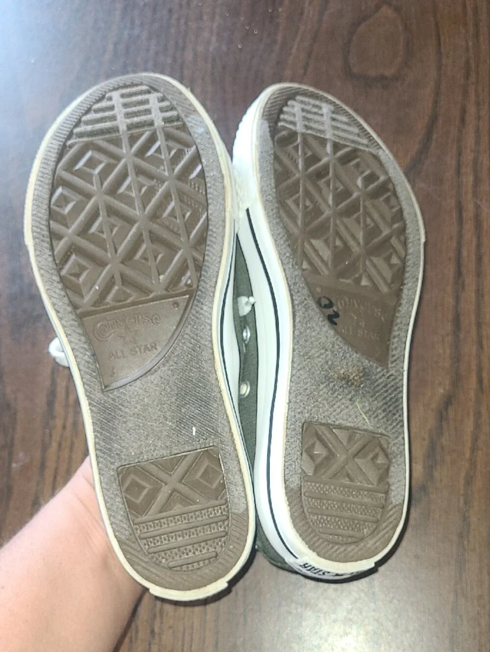 Converse Kids Chuck Taylor All Star Low Top Sneakers in Olive Green Size 3